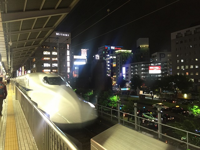 新幹線　三島駅